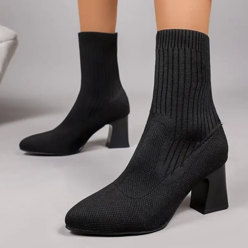 Embellish Knit - ファッションレディースニットソックアンクルブーツ、ポインテッドトゥ、ミッドブロックヒール、伸縮性のあるスリッポンブーティー